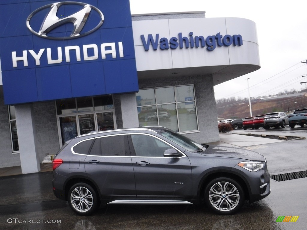 2017 X1 xDrive28i - Mineral Grey Metallic / Black photo #2