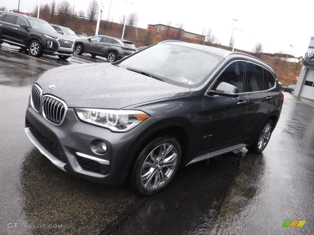 2017 X1 xDrive28i - Mineral Grey Metallic / Black photo #7