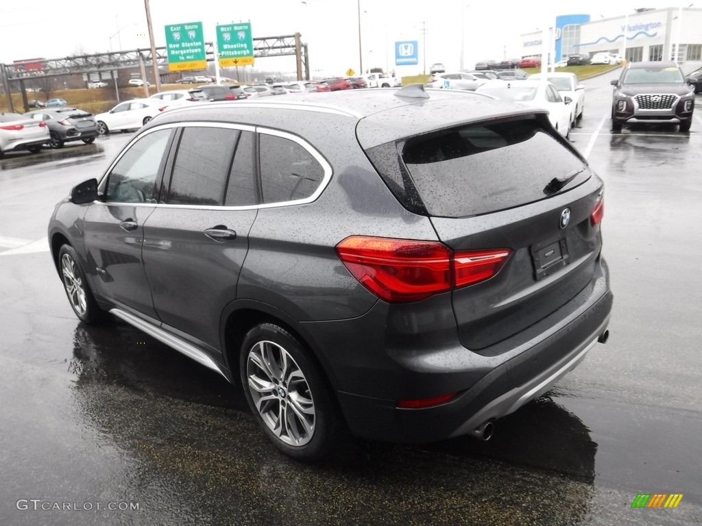 2017 X1 xDrive28i - Mineral Grey Metallic / Black photo #9
