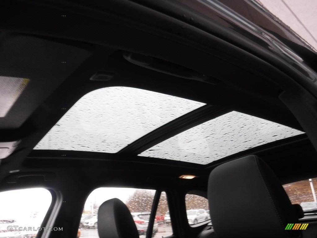 2017 X1 xDrive28i - Mineral Grey Metallic / Black photo #12