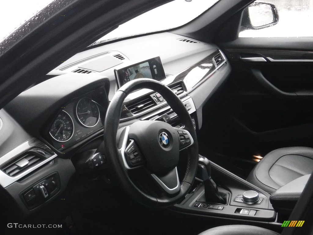 2017 X1 xDrive28i - Mineral Grey Metallic / Black photo #15