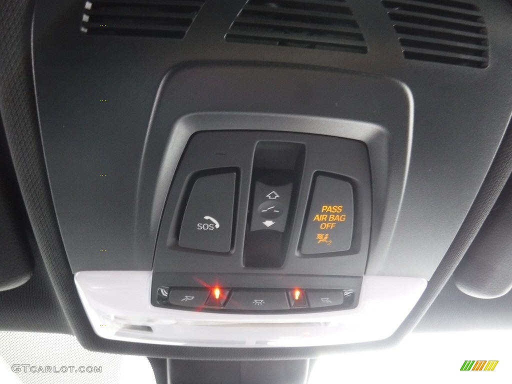 2017 X1 xDrive28i - Mineral Grey Metallic / Black photo #27