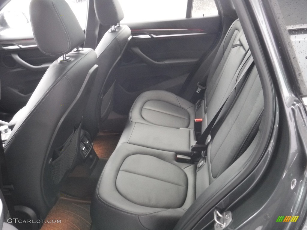 2017 X1 xDrive28i - Mineral Grey Metallic / Black photo #31