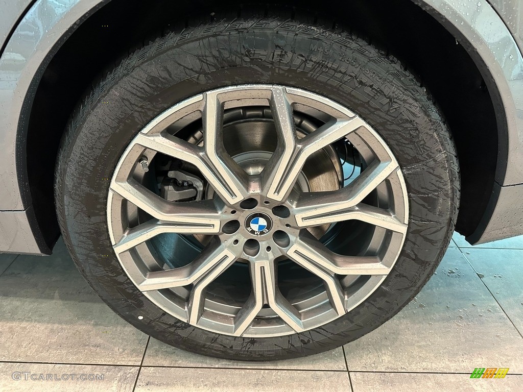 2023 BMW X7 xDrive40i Wheel Photo #145419684