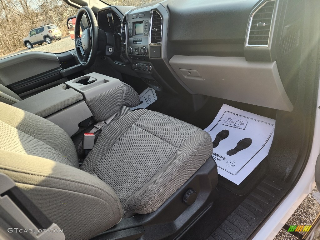 2017 F150 XLT SuperCab 4x4 - Oxford White / Earth Gray photo #27