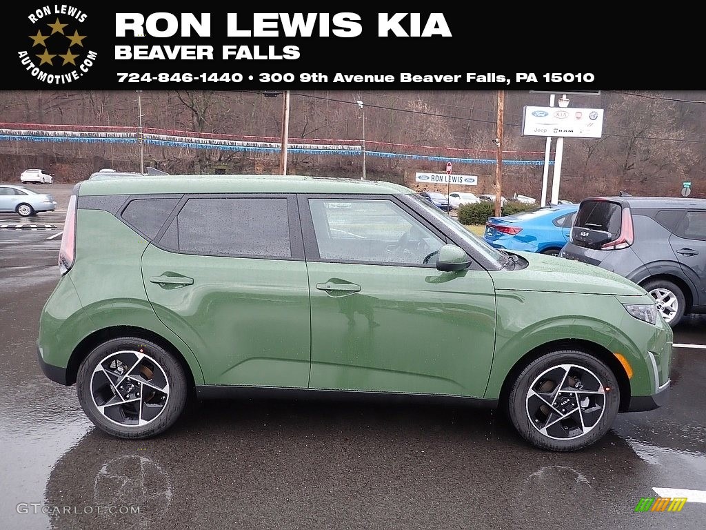 Undercover Green Kia Soul