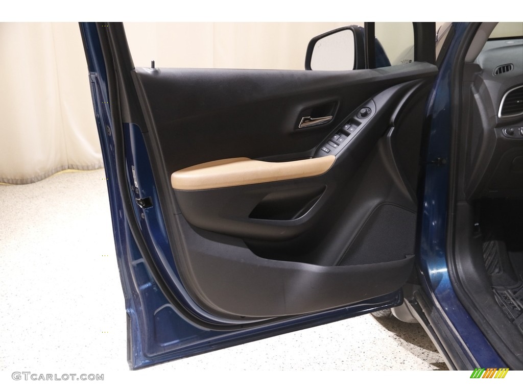 2020 Trax LT - Pacific Blue Metallic / Jet Black/Brandy photo #4