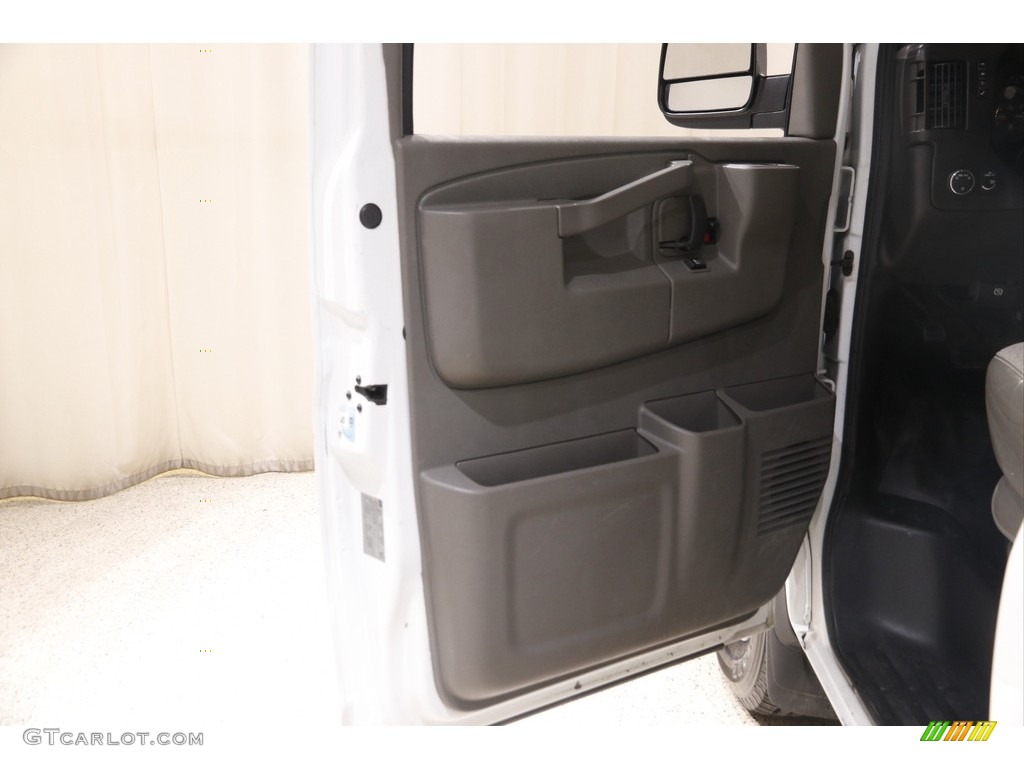 2017 Savana Van 2500 Cargo - Summit White / Medium Pewter photo #4