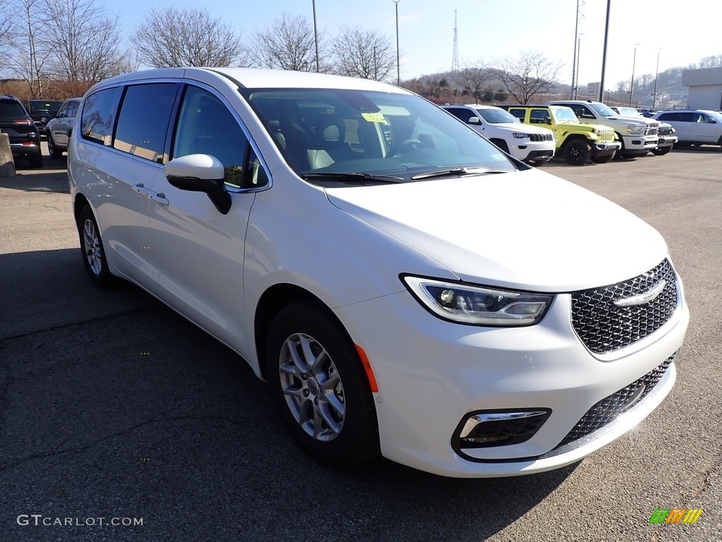Bright White 2023 Chrysler Pacifica Touring L Exterior Photo #145432830