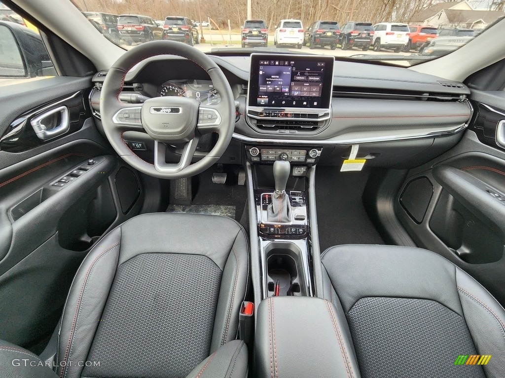 2022 Jeep Compass Trailhawk 4x4 Front Seat Photos