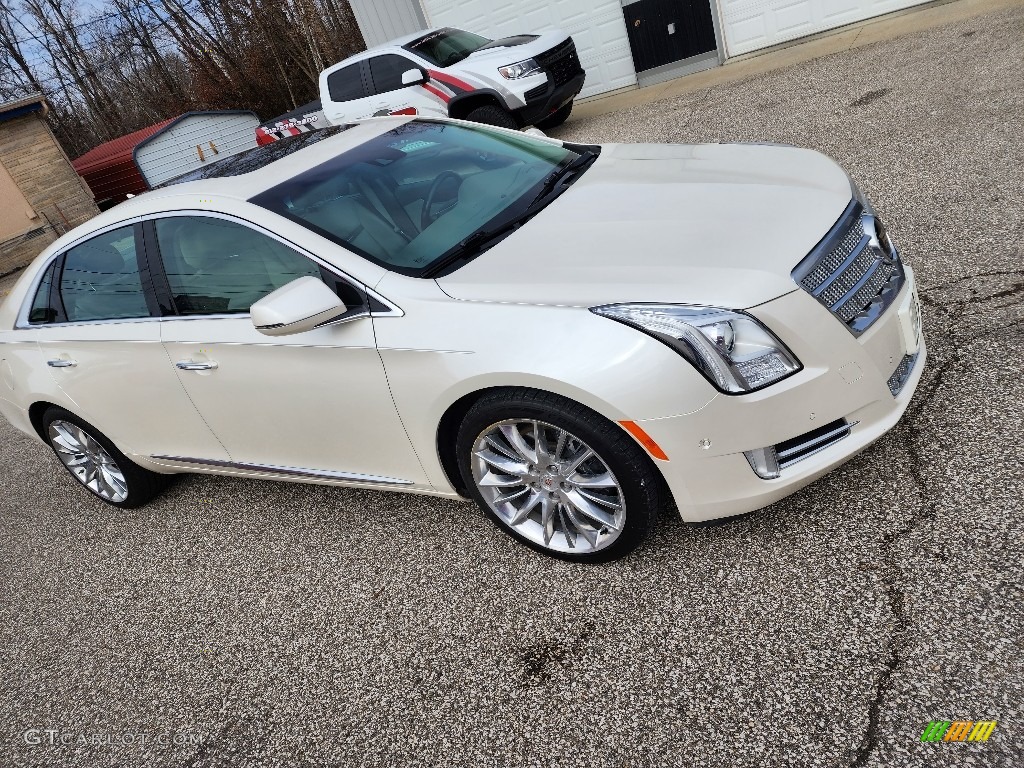 2014 XTS Platinum FWD - White Diamond Tricoat / Platinum Very Light Platinum/Dark Urban/Cocoa Opus Full Leather photo #7