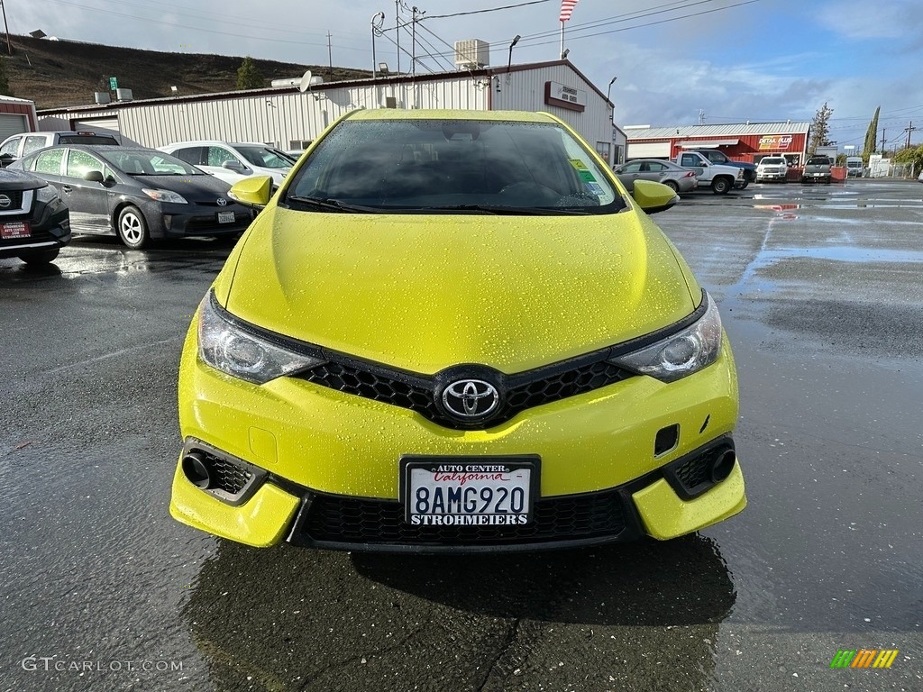 2017 Corolla iM  - Spring Green Metallic / Black photo #2