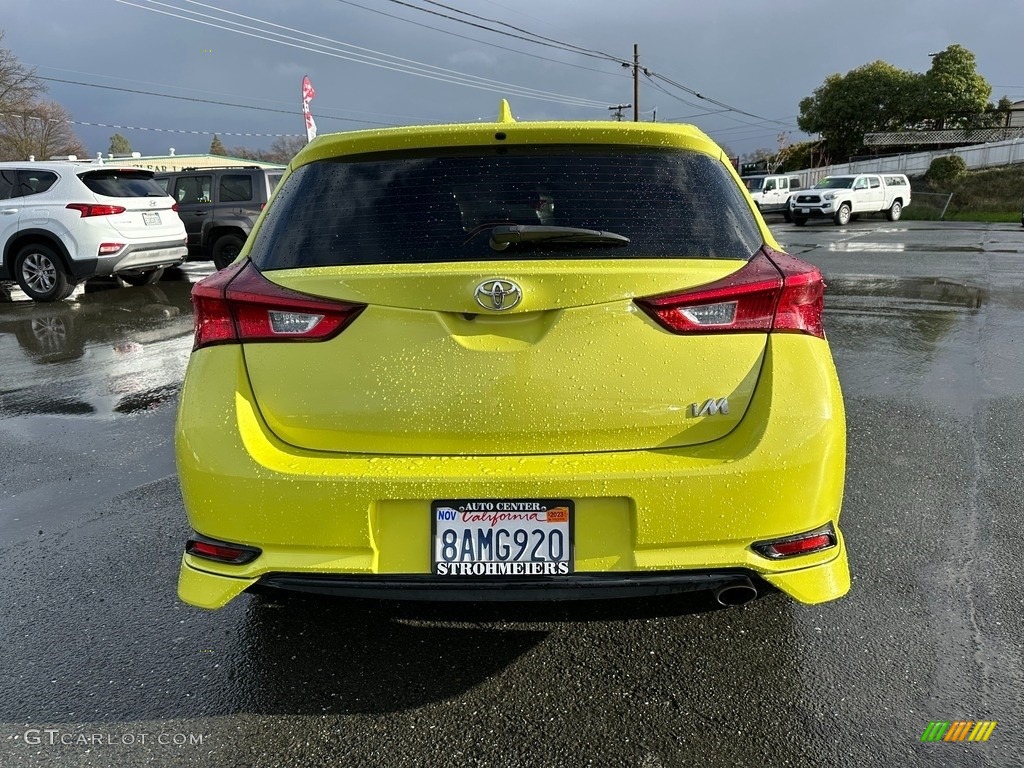 2017 Corolla iM  - Spring Green Metallic / Black photo #5