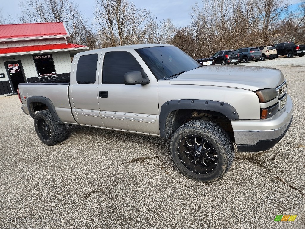 2007 Silverado 1500 Classic LS Extended Cab 4x4 - Graystone Metallic / Tan photo #6