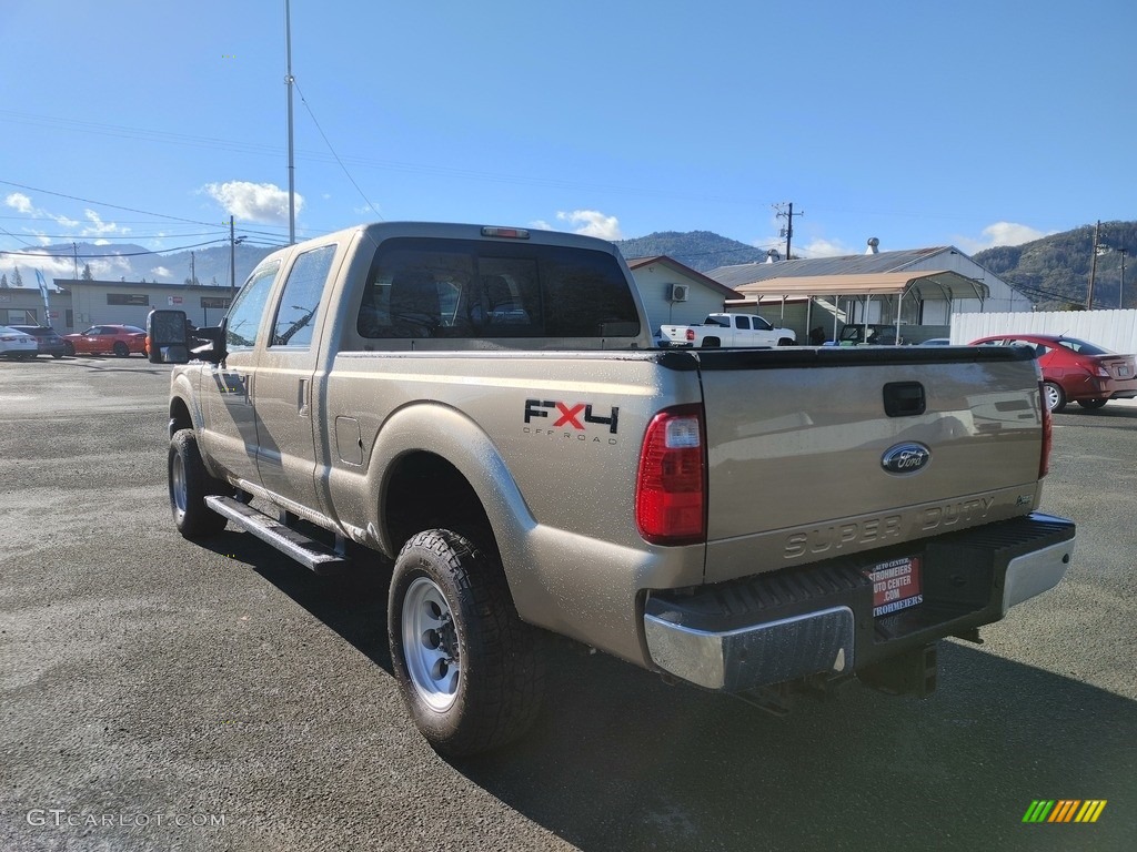 2011 F350 Super Duty Lariat Crew Cab 4x4 - Golden Bronze Metallic / Adobe photo #4