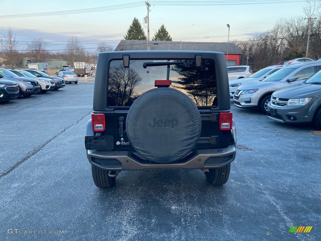 2017 Wrangler Sahara 4x4 - Black / Black photo #4