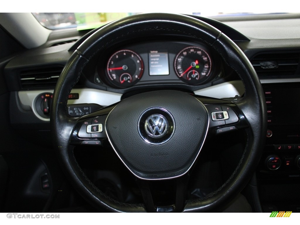 2020 Volkswagen Passat SE Titan Black Steering Wheel Photo #145438327