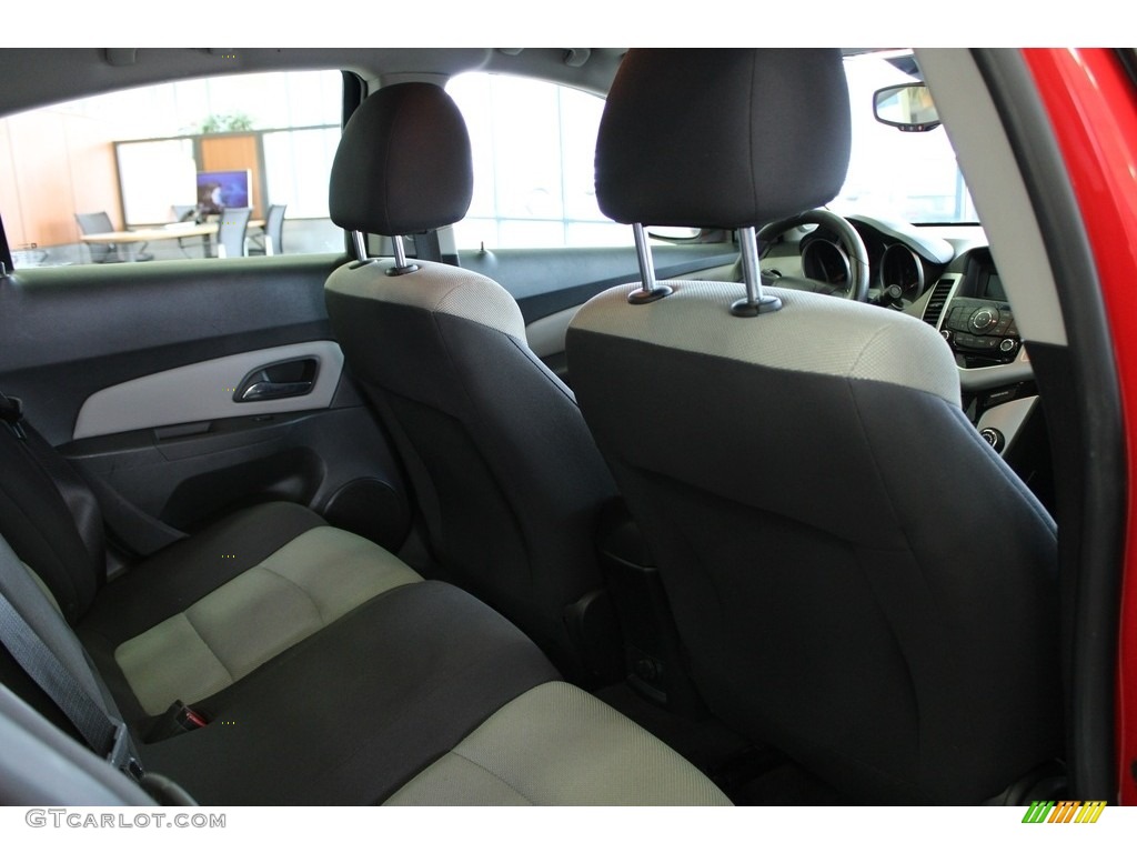 2014 Cruze LS - Red Hot / Jet Black/Medium Titanium photo #26