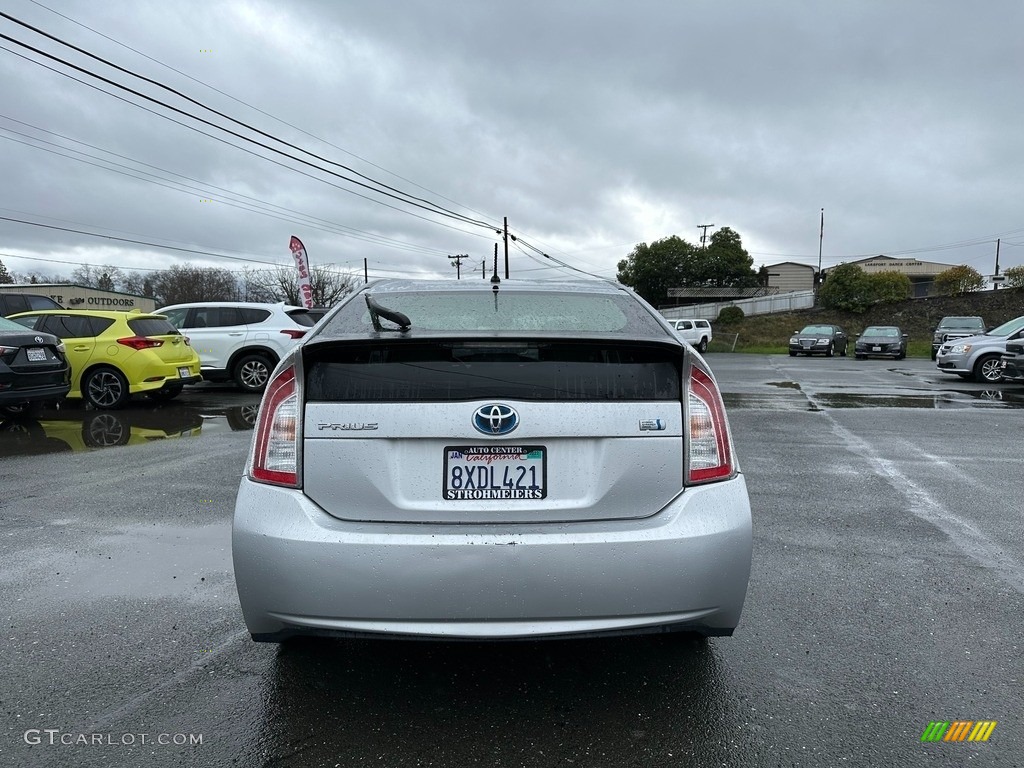 2014 Prius Two Hybrid - Classic Silver Metallic / Misty Gray photo #5