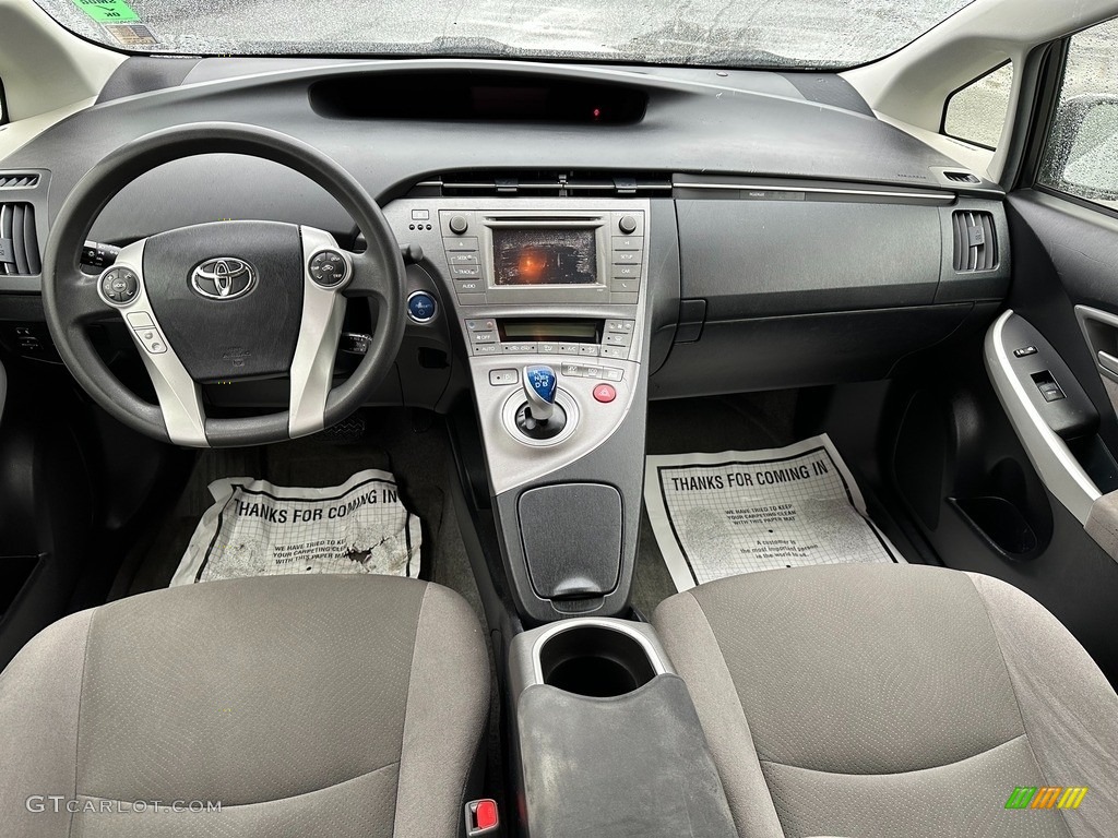 2014 Prius Two Hybrid - Classic Silver Metallic / Misty Gray photo #11