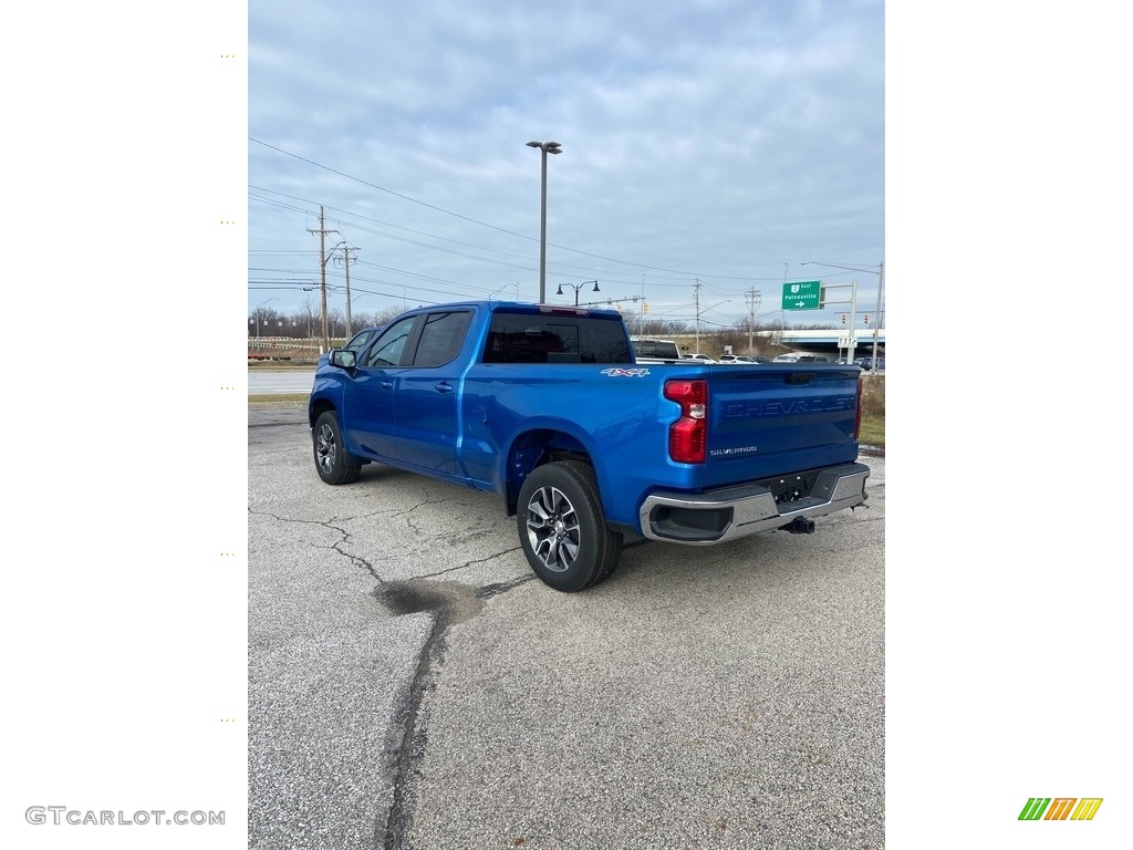 2022 Silverado 1500 LT Crew Cab 4x4 - Glacier Blue Metallic / Jet Black photo #4