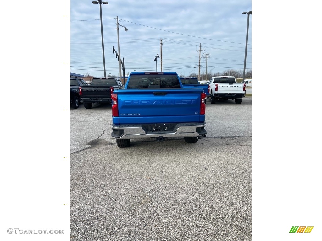 2022 Silverado 1500 LT Crew Cab 4x4 - Glacier Blue Metallic / Jet Black photo #5