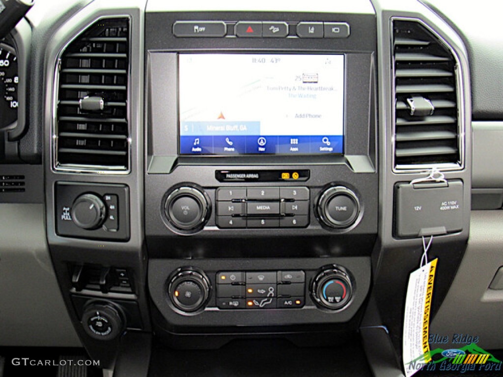 2022 F250 Super Duty XLT Crew Cab 4x4 - Carbonized Gray / Medium Earth Gray photo #16