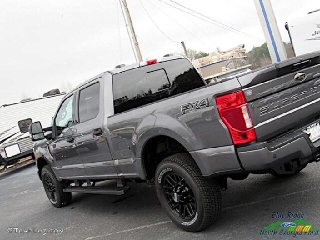 2022 F250 Super Duty XLT Crew Cab 4x4 - Carbonized Gray / Medium Earth Gray photo #29