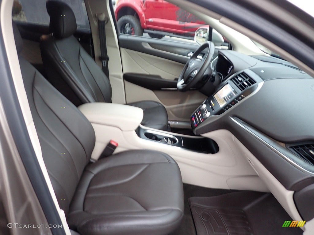 2019 Lincoln MKC Reserve AWD Front Seat Photo #145451743