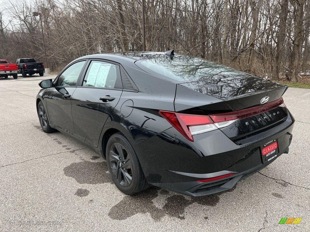 2021 Elantra SEL - Phantom Black / Black photo #2
