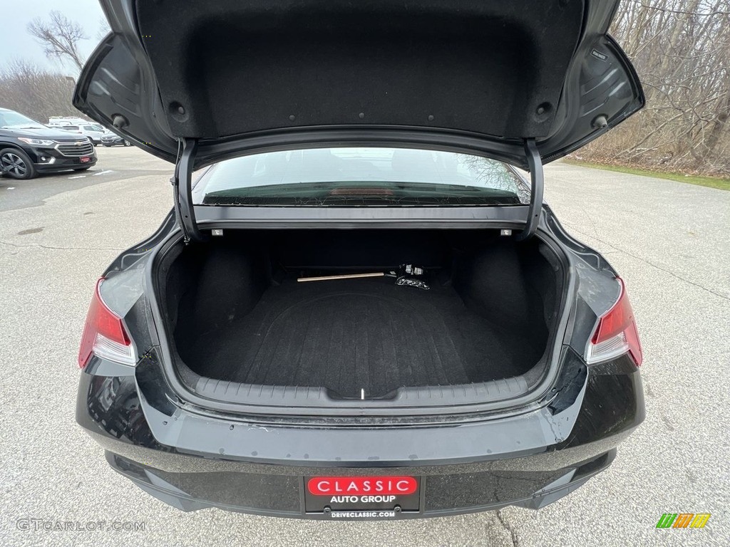 2021 Hyundai Elantra SEL Trunk Photos