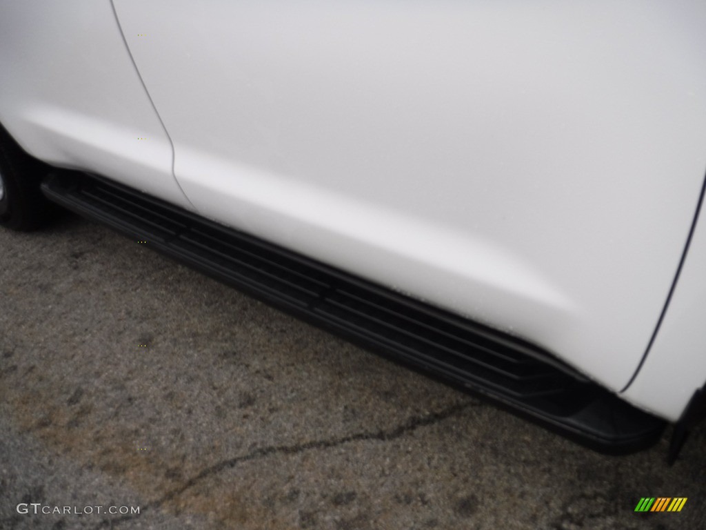 2019 Sequoia SR5 4x4 - Super White / Graphite photo #11