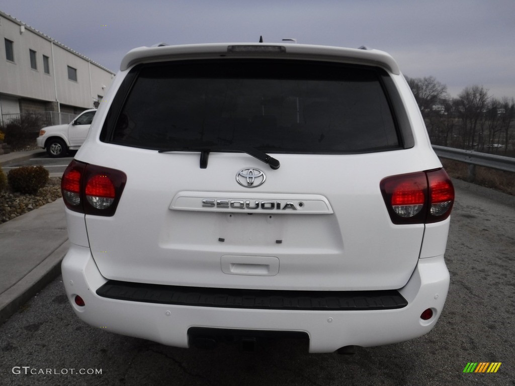 2019 Sequoia SR5 4x4 - Super White / Graphite photo #18