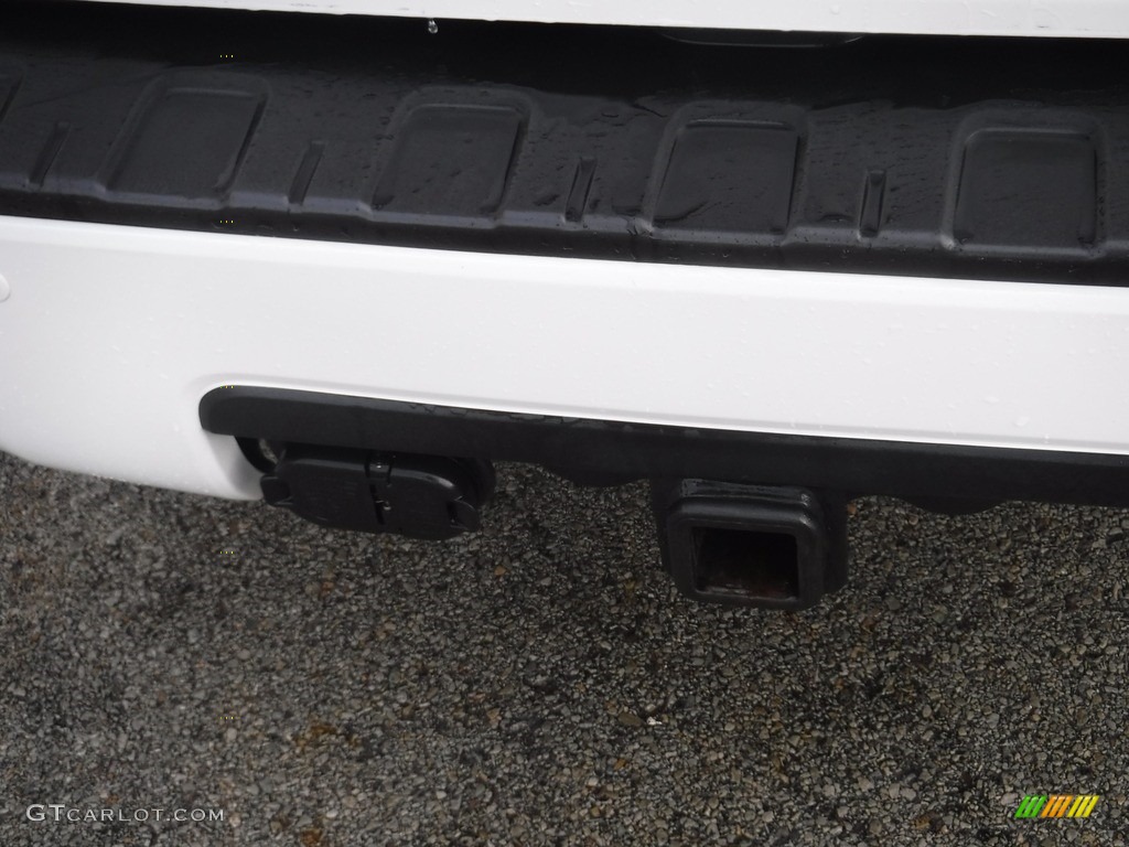 2019 Sequoia SR5 4x4 - Super White / Graphite photo #19
