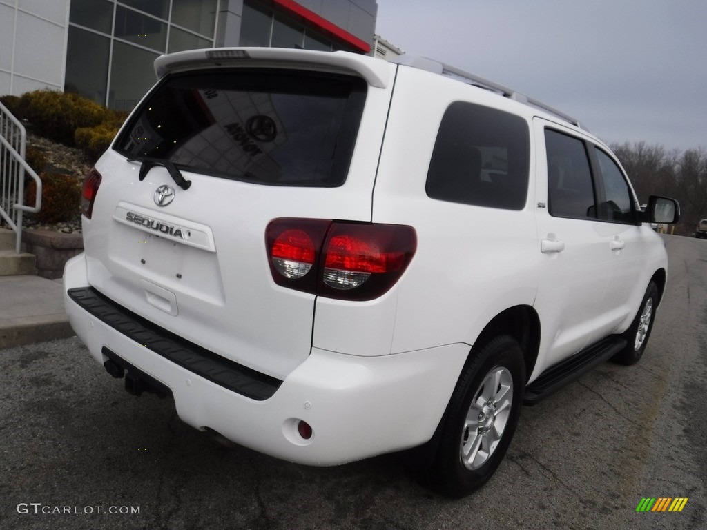 2019 Sequoia SR5 4x4 - Super White / Graphite photo #20