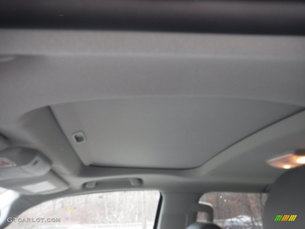 2019 Sequoia SR5 4x4 - Super White / Graphite photo #21