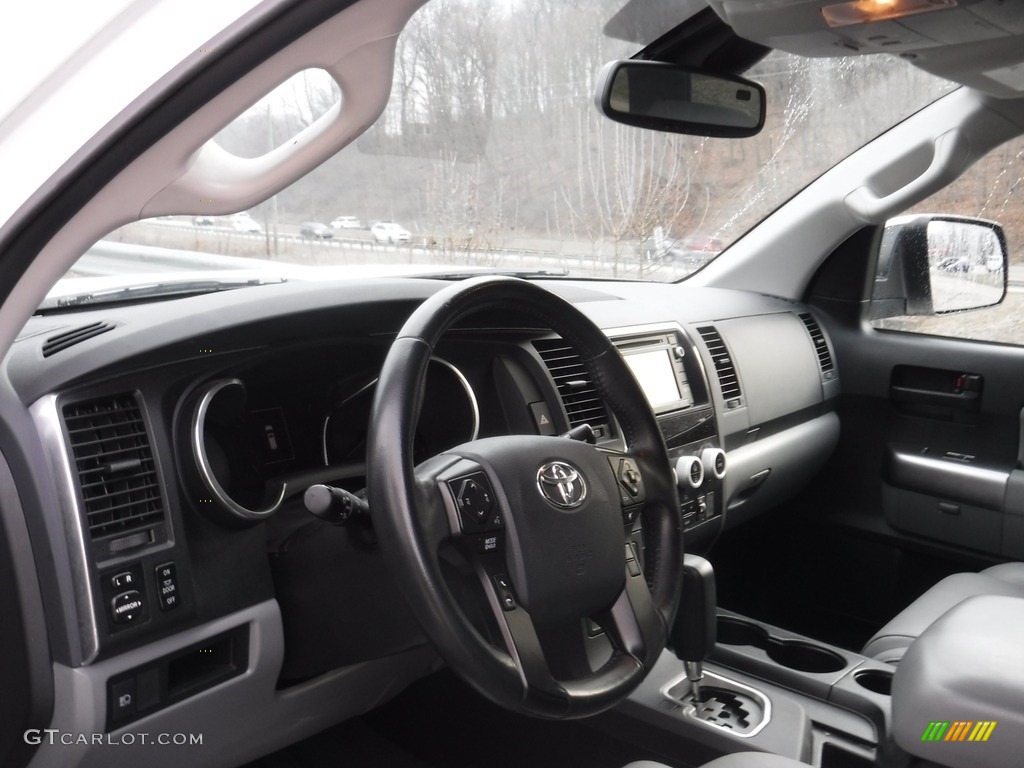 2019 Sequoia SR5 4x4 - Super White / Graphite photo #23