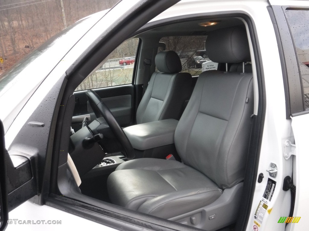 2019 Sequoia SR5 4x4 - Super White / Graphite photo #25