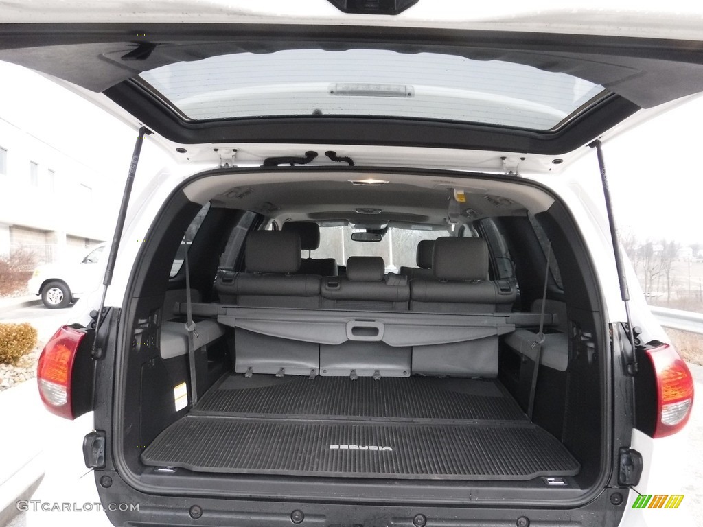 2019 Sequoia SR5 4x4 - Super White / Graphite photo #36