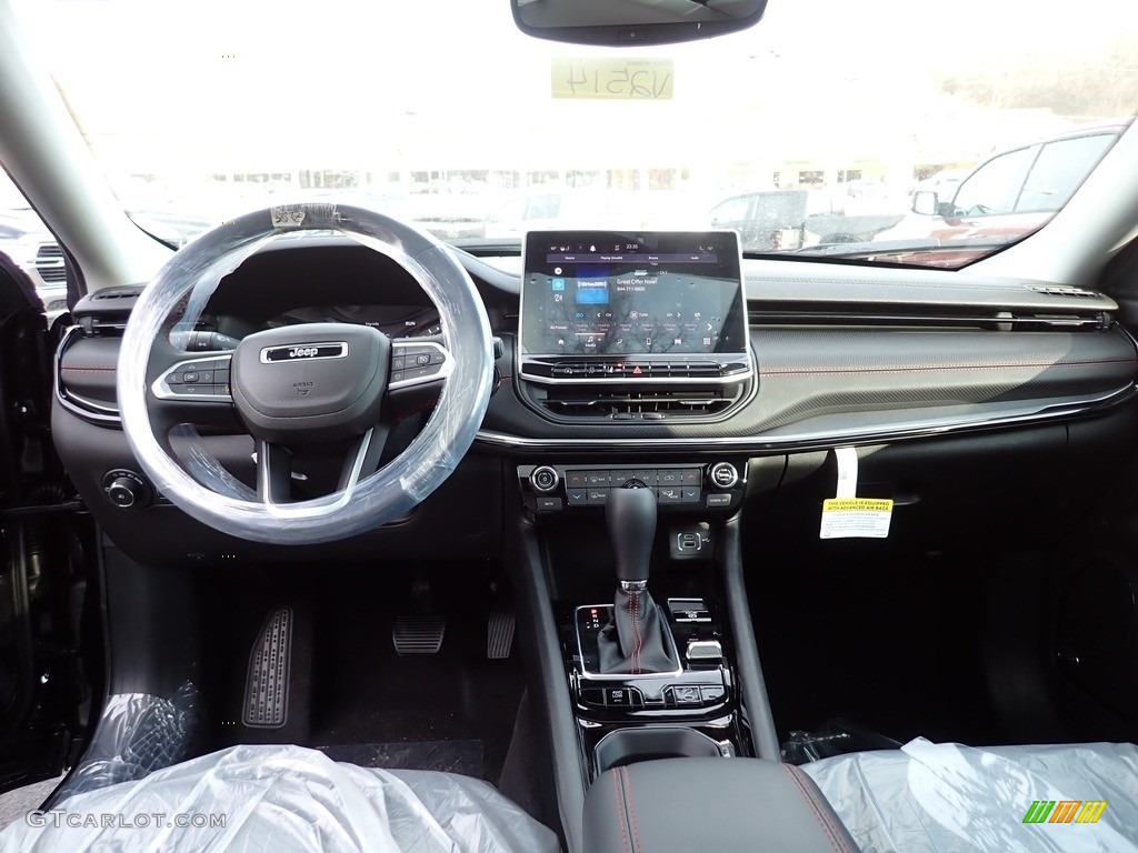 2022 Compass Trailhawk 4x4 - Diamond Black Crystal Pearl / Black/Ruby Red photo #13