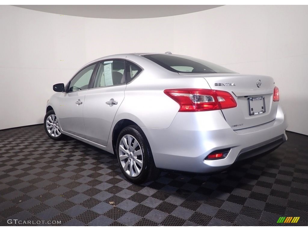 2017 Sentra SV - Brilliant Silver / Charcoal photo #9