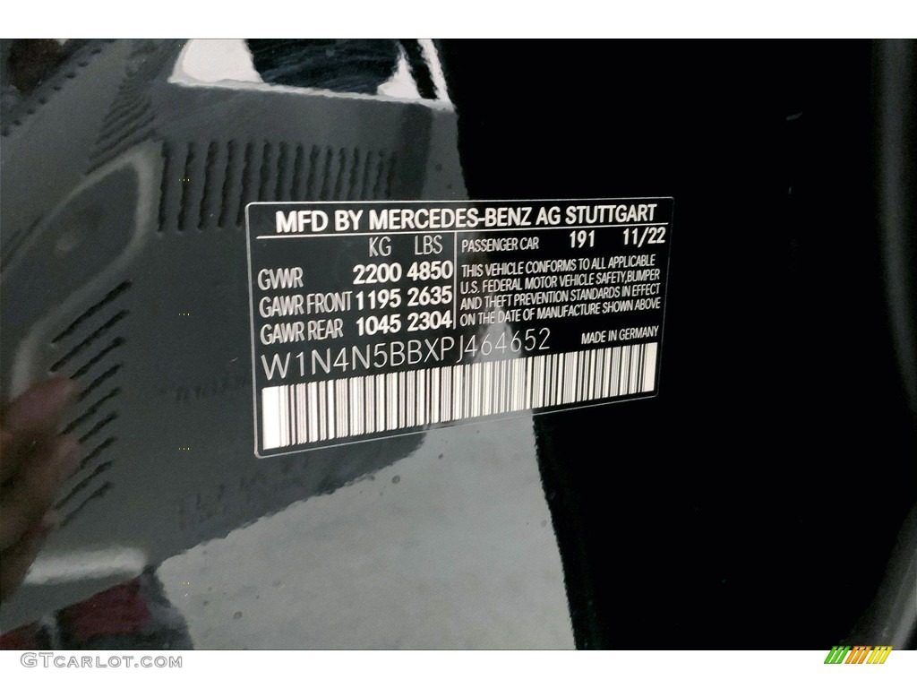 2023 GLA AMG 35 4Matic - Cosmos Black Metallic / Neva Gray/Black photo #11