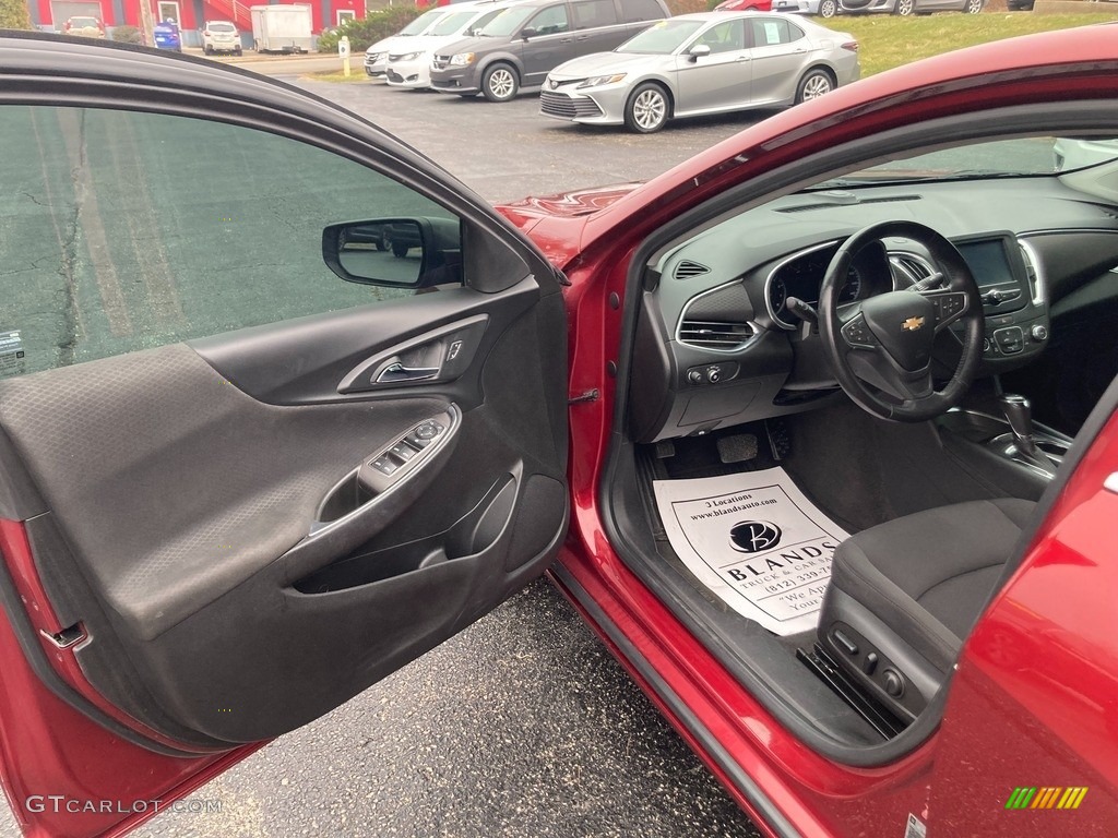 2018 Malibu LT - Cajun Red Tintcoat / Jet Black photo #11