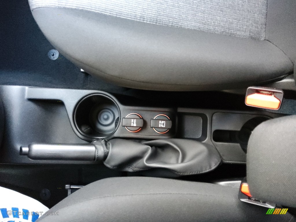 2022 Ram ProMaster City Wagon Controls Photos