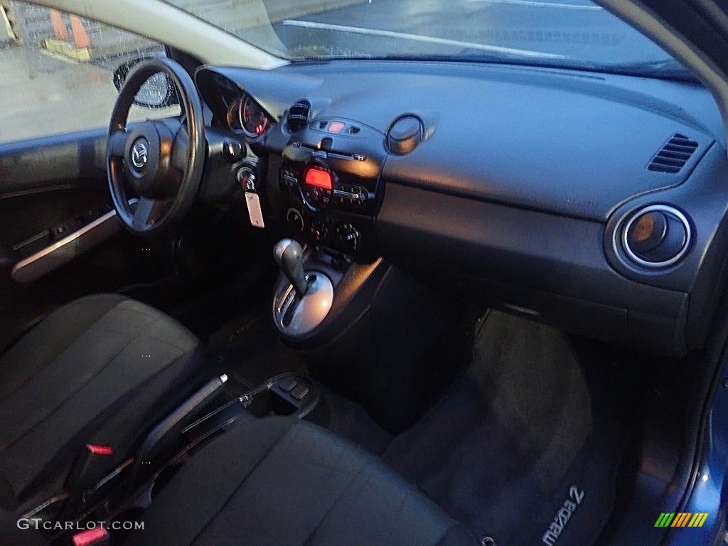 2014 Mazda Mazda2 Sport Dashboard Photos