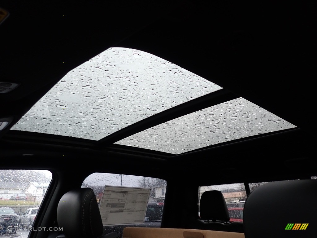 2022 Ram 1500 TRX Crew Cab 4x4 Sunroof Photos