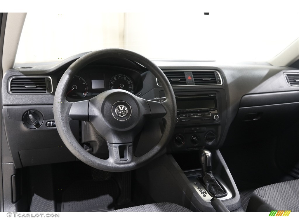 2013 Jetta S Sedan - Platinum Gray Metallic / Titan Black photo #6