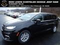 2023 Brilliant Black Crystal Pearl Chrysler Pacifica Touring L  photo #1