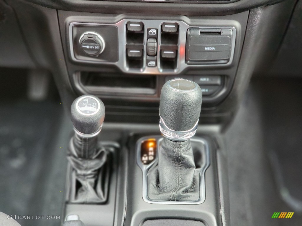 2023 Jeep Wrangler Unlimited Sahara 4XE Hybrid 8 Speed Automatic Transmission Photo #145474556