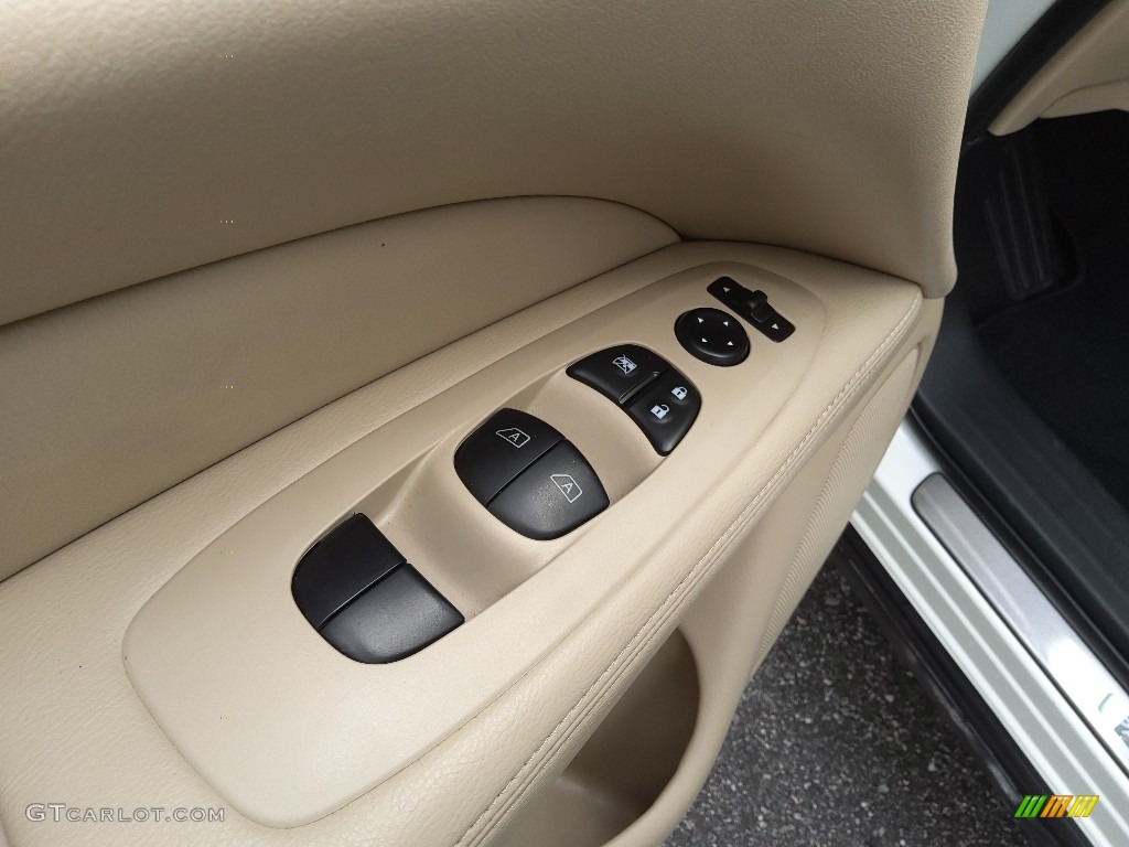 2020 Nissan Pathfinder Platinum 4x4 Door Panel Photos